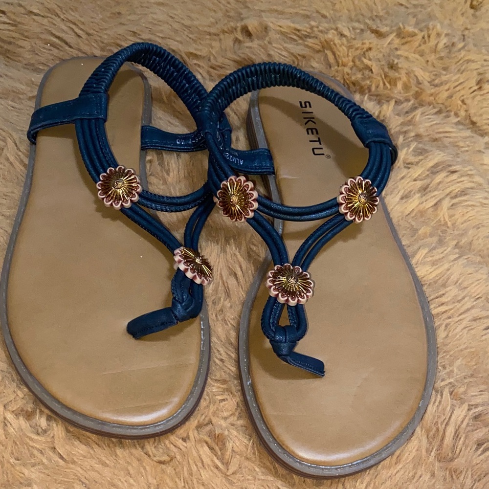 Siketu Navy Blue Floral Sandals